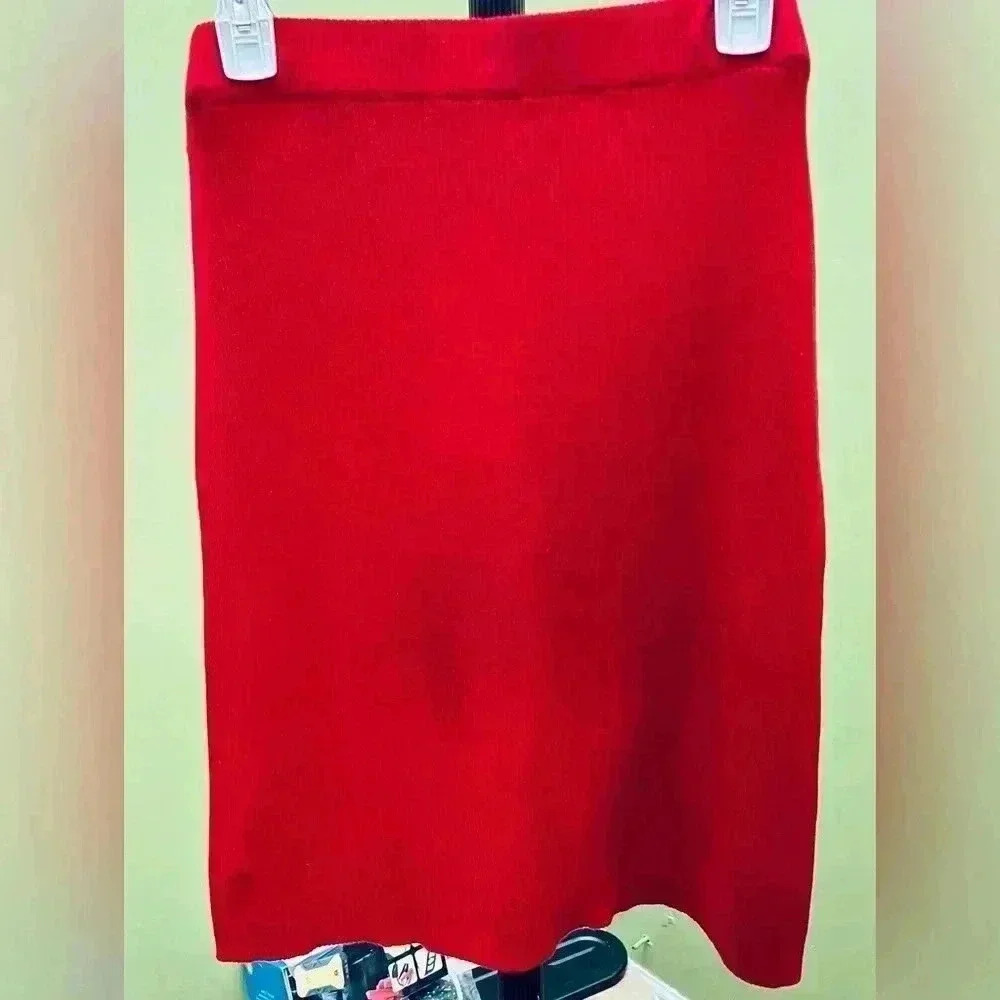 🆕 Red Pencil/Sweater Skirt, Size 14-16W